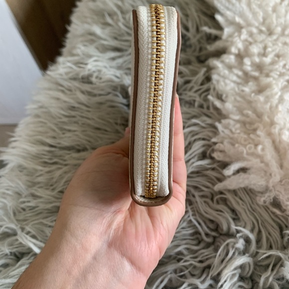 Coach Cream Floral Wallet - Picture 5 of 8